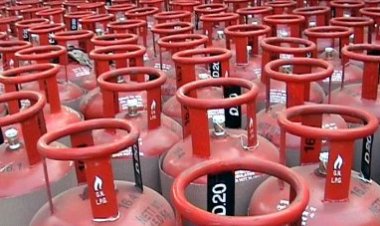 अब बिना e-KYC नहीं मिलेगा LPG सिलेंडर!: सरकार का बड़ा फैसला, बायोमेट्रिक वेरिफिकेशन हुआ अनिवार्य